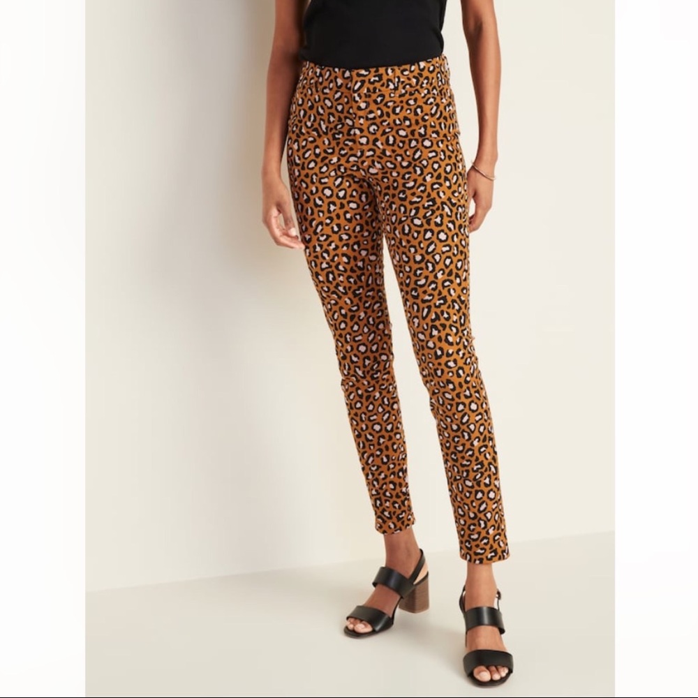 Old Navy Pixie Ankle Leopard Pants